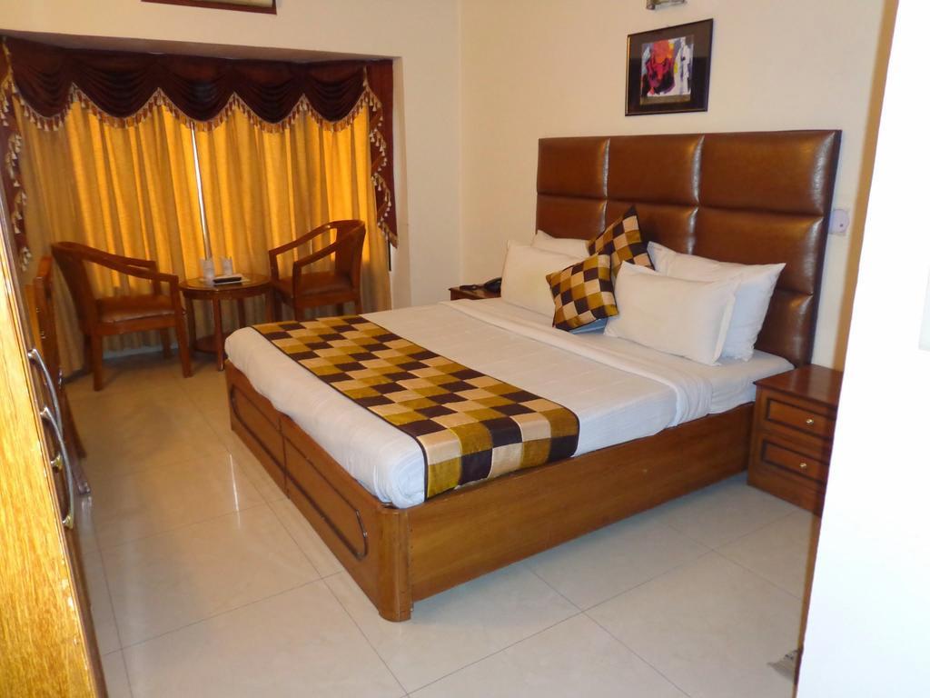 Hotel Smart Inn 2 Нью-Дели Экстерьер фото