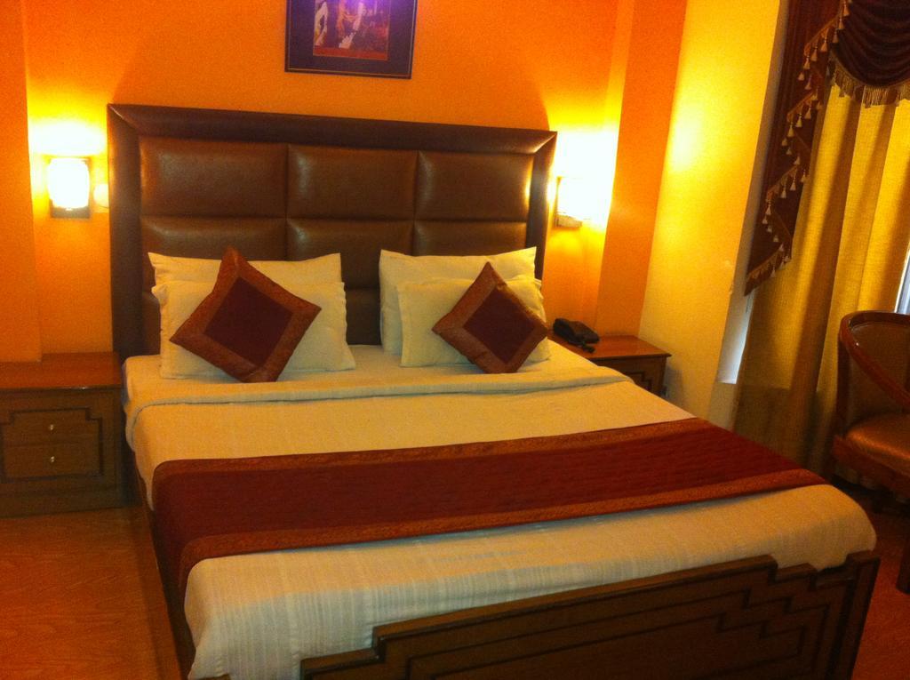 Hotel Smart Inn 2 Нью-Дели Экстерьер фото