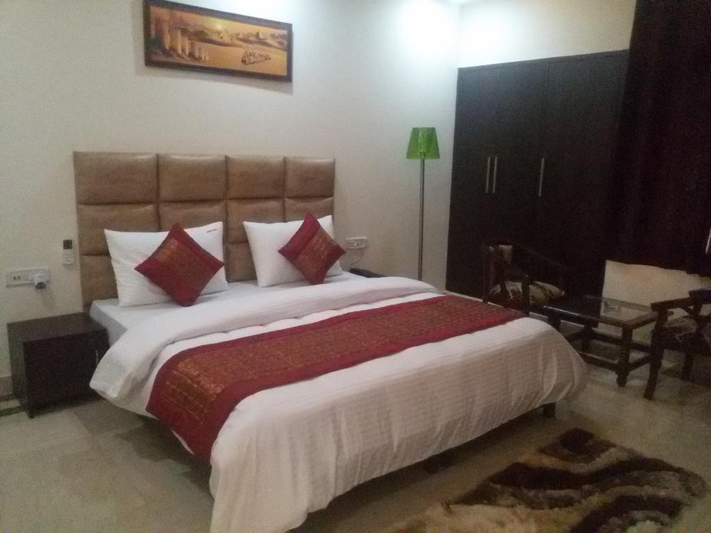 Hotel Smart Inn 2 Нью-Дели Экстерьер фото