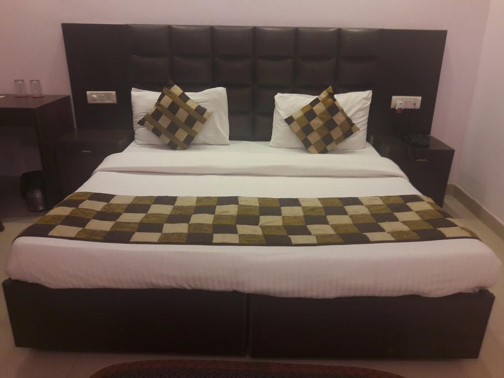 Hotel Smart Inn 2 Нью-Дели Экстерьер фото