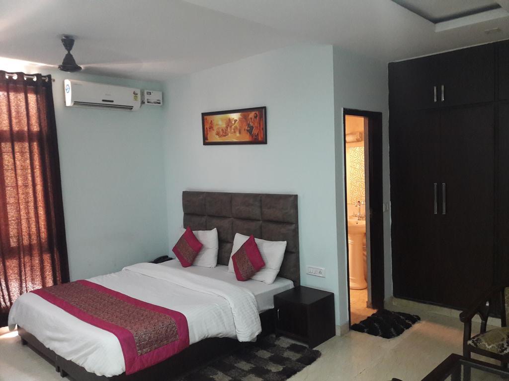 Hotel Smart Inn 2 Нью-Дели Экстерьер фото