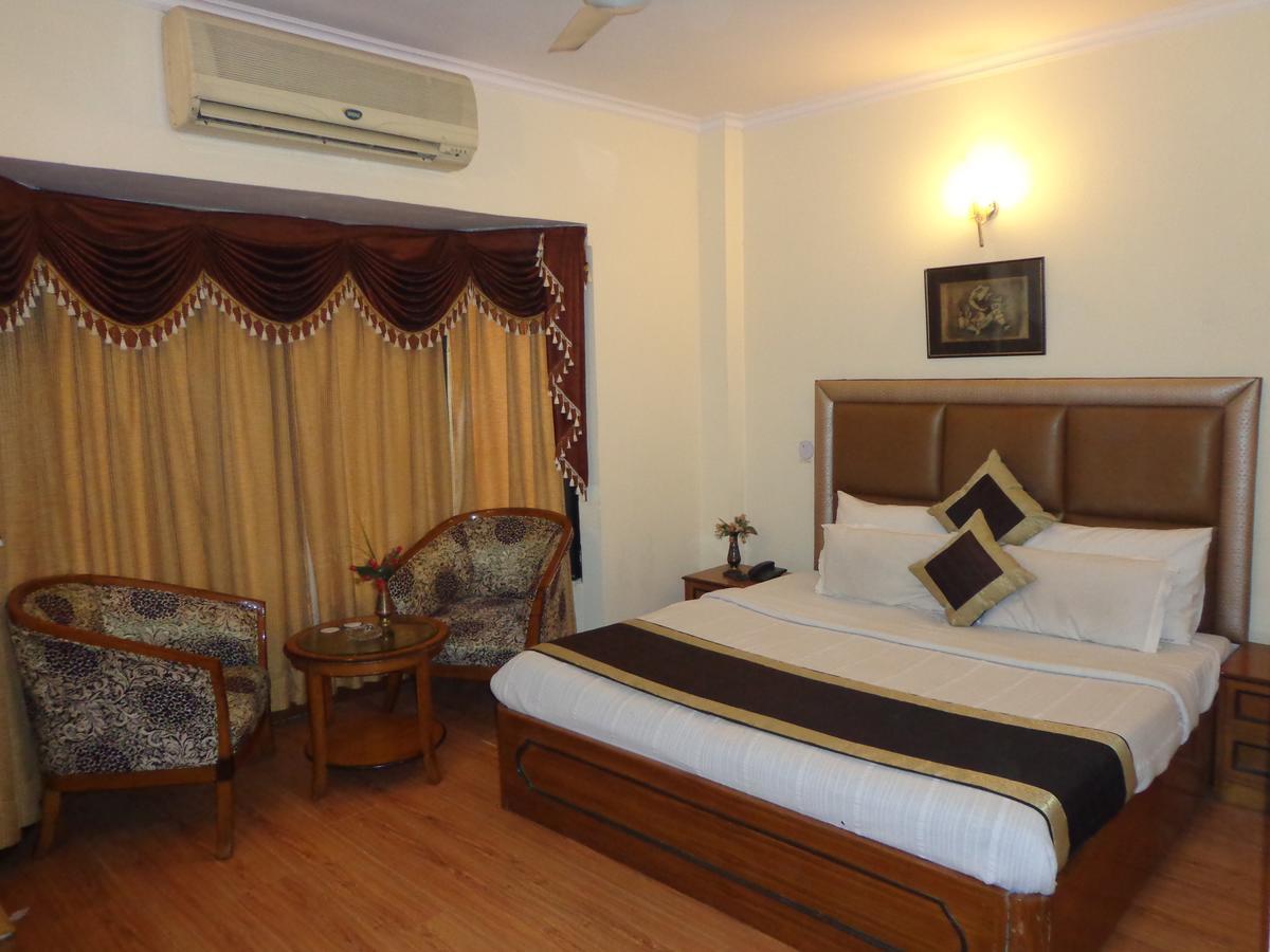 Hotel Smart Inn 2 Нью-Дели Экстерьер фото
