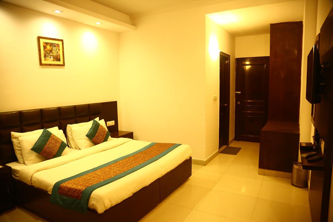 Hotel Smart Inn 2 Нью-Дели Экстерьер фото