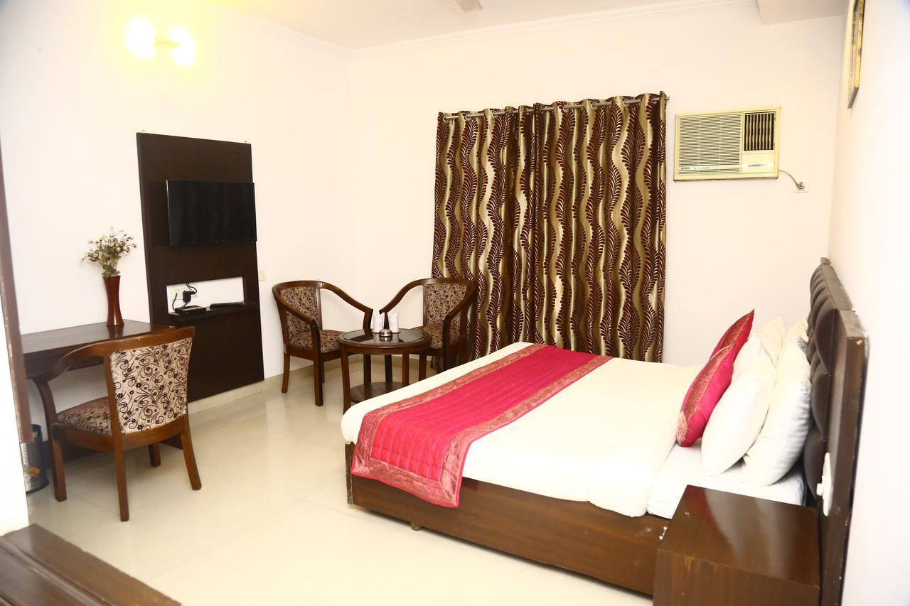 Hotel Smart Inn 2 Нью-Дели Экстерьер фото